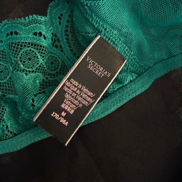 Victoria’s Secret Teddie size (M) Green with gorgeous gold chains NWOT - Picture 6 of 6